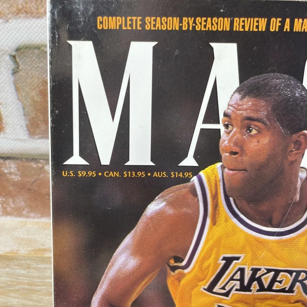 Magic Johnson Sports Hero's Magazine